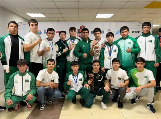 Türkmen boksçylary Aziýanyň çempionatynda ýedi medal gazandylar