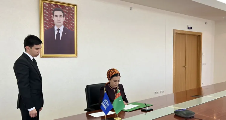 Минобразования Туркменистана и Институт ЮНЕСКО подписали Дорожную карту сотрудничества