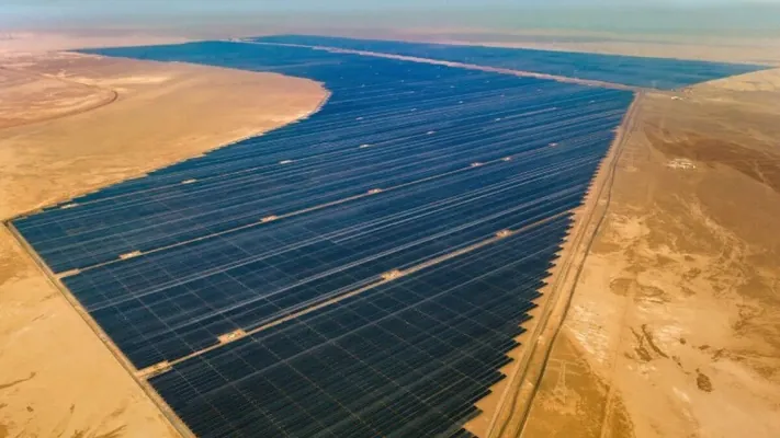 В ОАЭ ввели в эксплуатацию крупнейшую в мире солнечную электростанцию