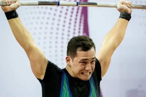 Agyr atletikaçy Gaýgysyz Töräýew Dohada geçirilen bäsleşikde bürünç medal gazandy