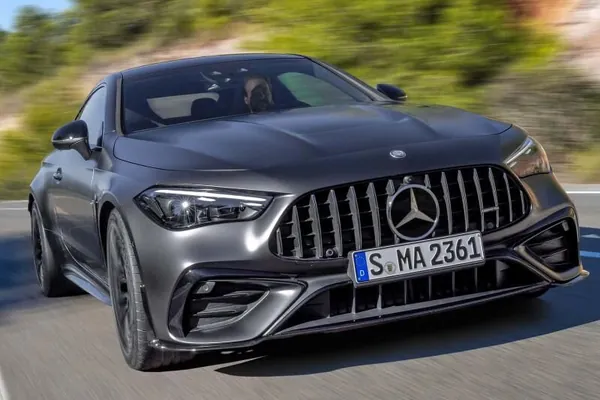 Yzky tekerleri hem öwrülmäge ukyply Mercedes-AMG CLE 53 kupesi tanyşdyryldy