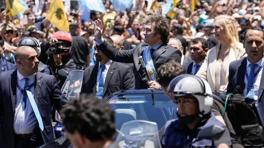 Argentinanyň prezidenti resmi taýdan wezipä girişdi