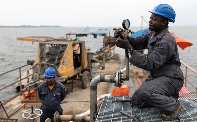 Angola OPEK-den çykýandygyny habar berdi