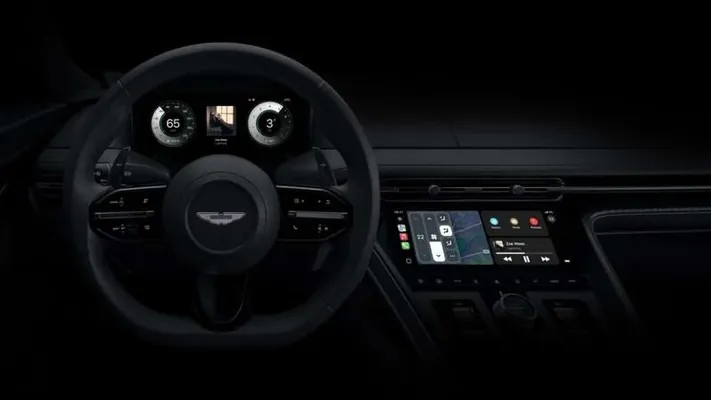 Apple показала новую систему CarPlay на примере Aston Martin и Porsche