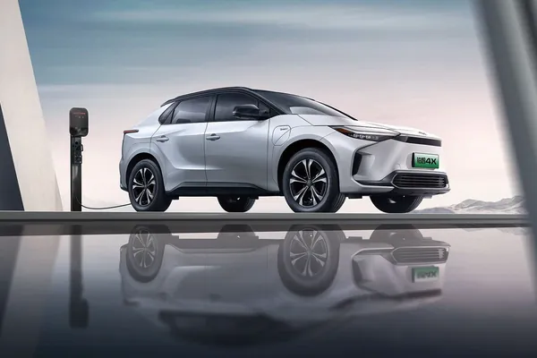 Toyota GAC kompaniýasy bilen bilelikde döreden täze modelini çykardy