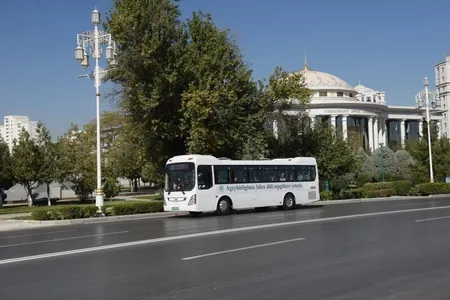 Täze ýyl gijesi Aşgabatda we welaýatlarda ýolagçy awtobuslary gije 1-e çenli hereket eder