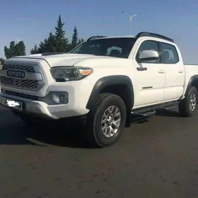 Toyota Tacoma 2017