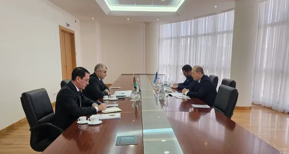 Замглавы МИД Туркменистана встретился с послом Казахстана