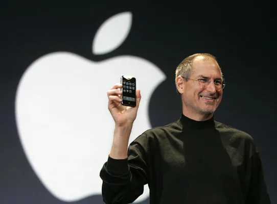 17 лет назад Apple представила первый iPhone. Он произвел революцию в индустрии