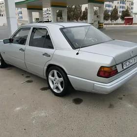 Mercedes-Benz 300E 1987