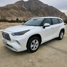 Toyota Highlander 2021