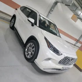 Toyota Highlander 2021