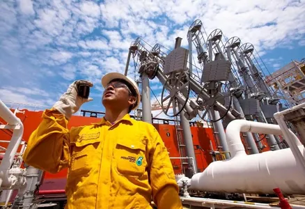 Petronas Türkmenistanda işlemek üçin boş iş orunlaryny hödürleýär