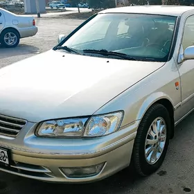 Toyota Camry 2001