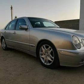 Mercedes-Benz E320 2002