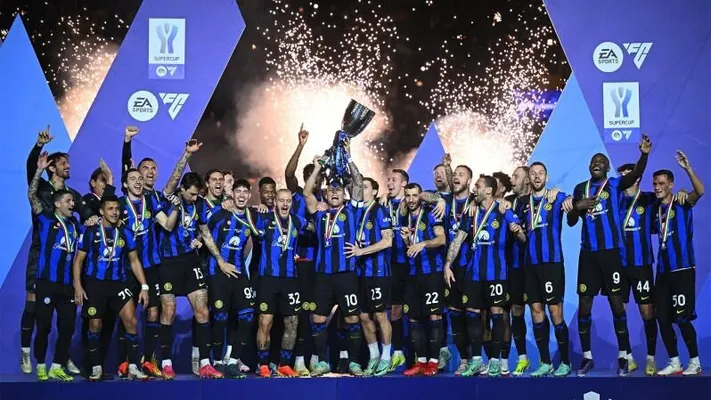 «Интер» в третий раз подряд завоевал Суперкубок Италии