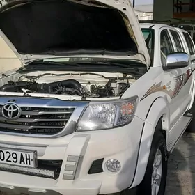 Toyota Hilux 2012