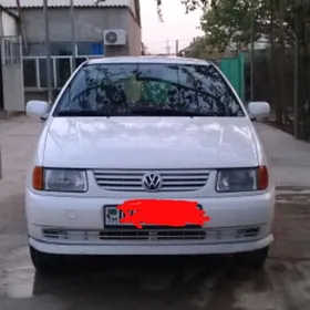 Volkswagen Polo 2000