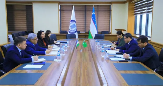 Туркменский посол встретился с ректором одного из крупнейших и старейших вузов Узбекистана