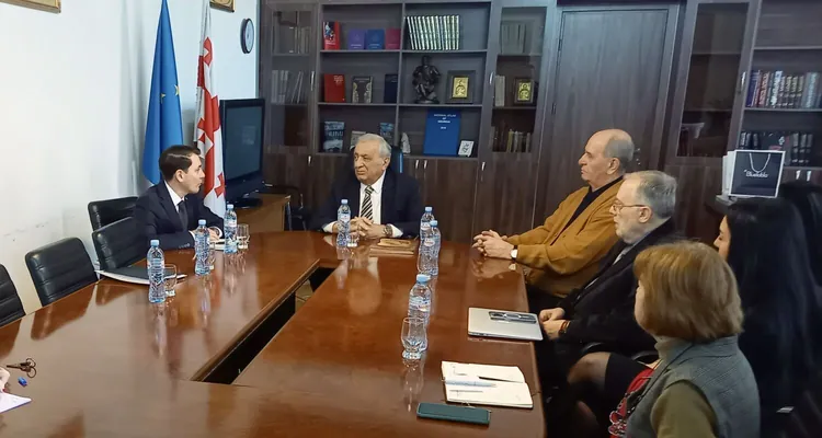 Türkmenistanyň ilçisi Gruziýanyň Milli Ylymlar akademiýasynyň prezidenti bilen duşuşdy