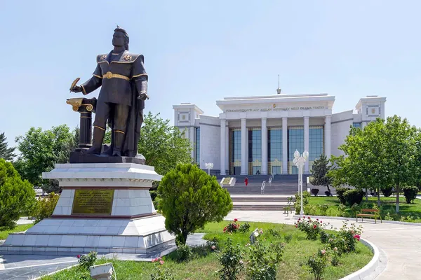 Aşgabadyň we Arkadag şäherleriniň teatrlarynda 9-11-nji fewralda görkeziljek sahna oýunlary