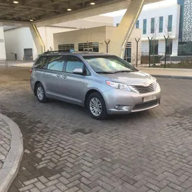 Toyota Sienna 2015