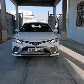 Toyota Camry 2022