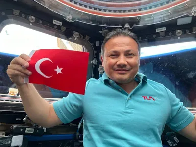 С музыкой из космоса: первый турецкий астронавт возвращается на Землю