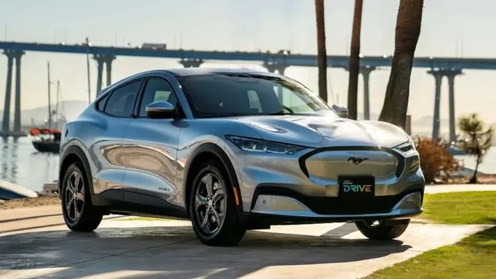 Новинки Ford смогут конкурировать по цене с Tesla Model 3 и доступными китайскими авто