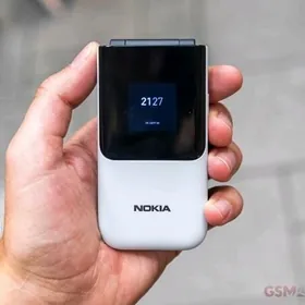 Prastoy telefon Nokia 2720Flip