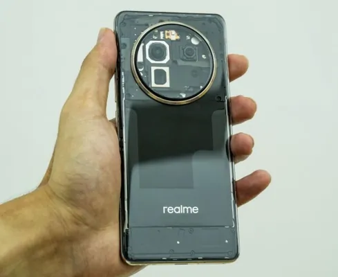 Realme выпустит смартфон 12 Pro+ с прозрачным корпусом