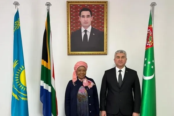Послы Туркменистана и ЮАР обсудили организацию визитов бизнес-делегаций