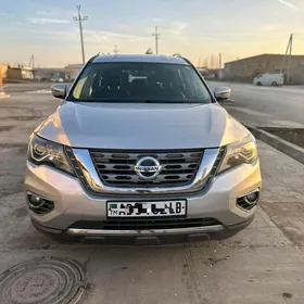 Nissan Pathfinder 2018