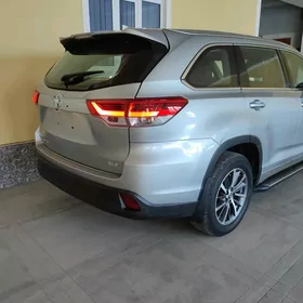 Toyota Highlander 2018