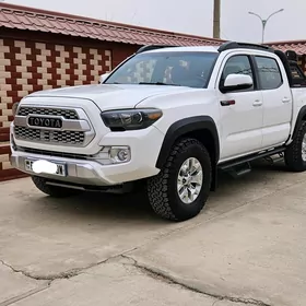 Toyota Tacoma 2017