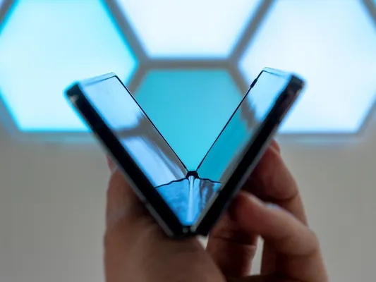 Сгибается, но не ломается. Samsung Galaxy Z Fold5 получил военную сертификацию