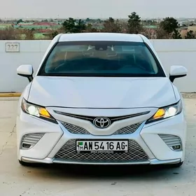 Toyota Camry 2018