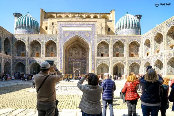 Узбекистан принял более 100 000 туристов из Туркменистана в 2023 году
