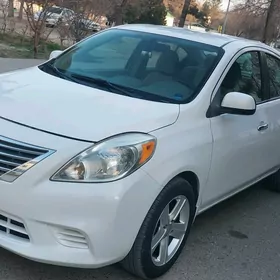 Nissan Versa 2013