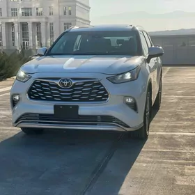 Toyota Highlander 2022