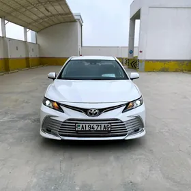 Toyota Camry 2019