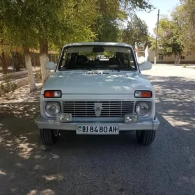 Lada Niva 2013