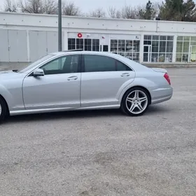 Mercedes-Benz S-Class 2009