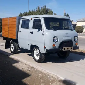 UAZ 452 2005