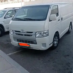 Toyota Hiace 2017