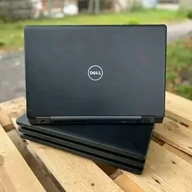 DELL/i7-7/GeForce 930MX 2GB