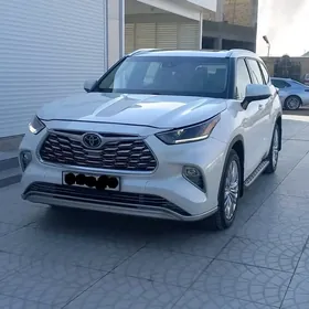 Toyota Highlander 2021