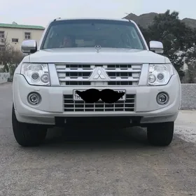 Mitsubishi Pajero 2013