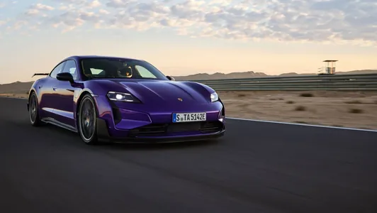 Porsche представила свою самую мощную машину в истории – Taycan Turbo GT