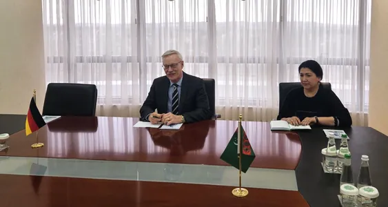 Посол Германии Михаэль Бирхоф прощается с Туркменистаном